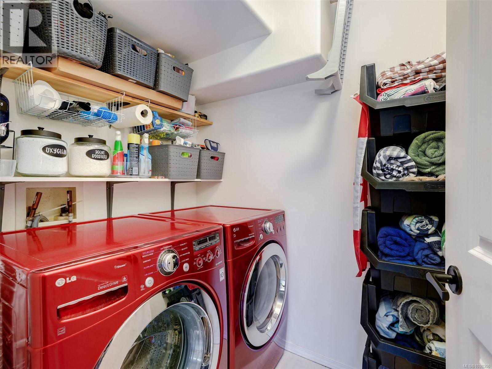 515 Selwyn Falls Dr, Langford