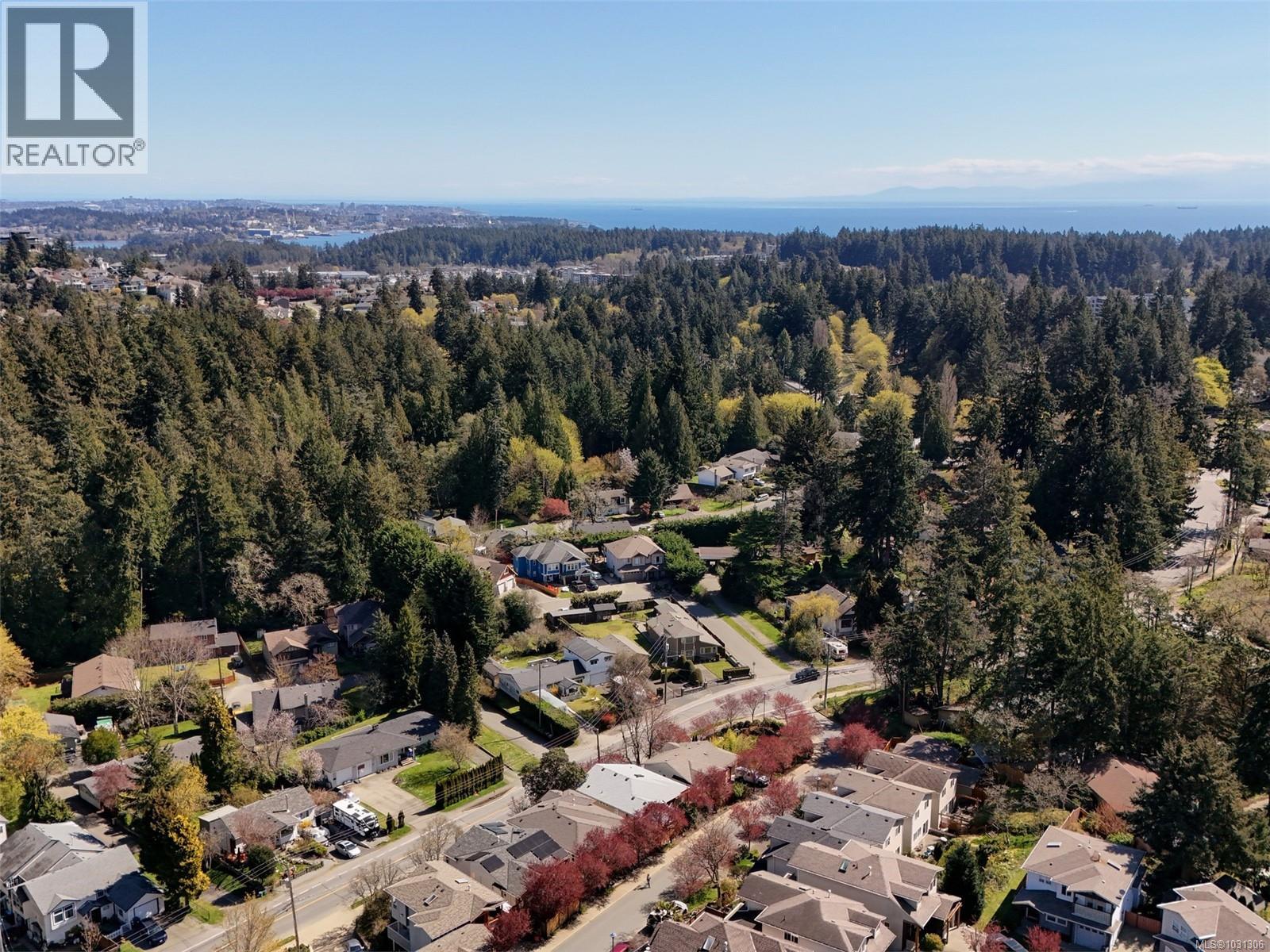 515 Selwyn Falls Dr, Langford