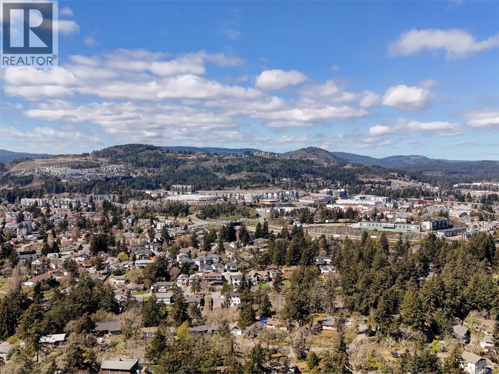 515 Selwyn Falls Dr, Langford