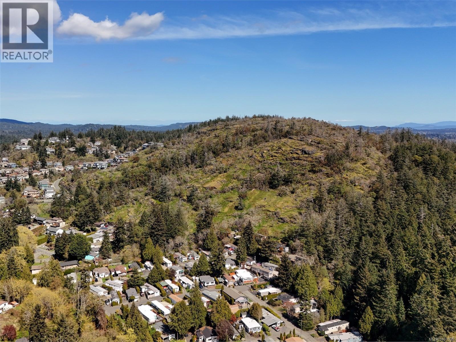 515 Selwyn Falls Dr, Langford