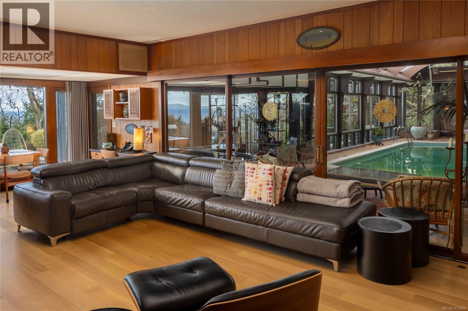 1996 FERNDALE RD - 33