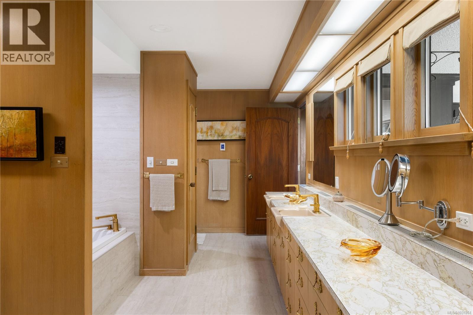 1996 FERNDALE RD - 40