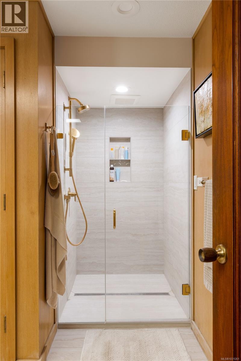 1996 FERNDALE RD - 41