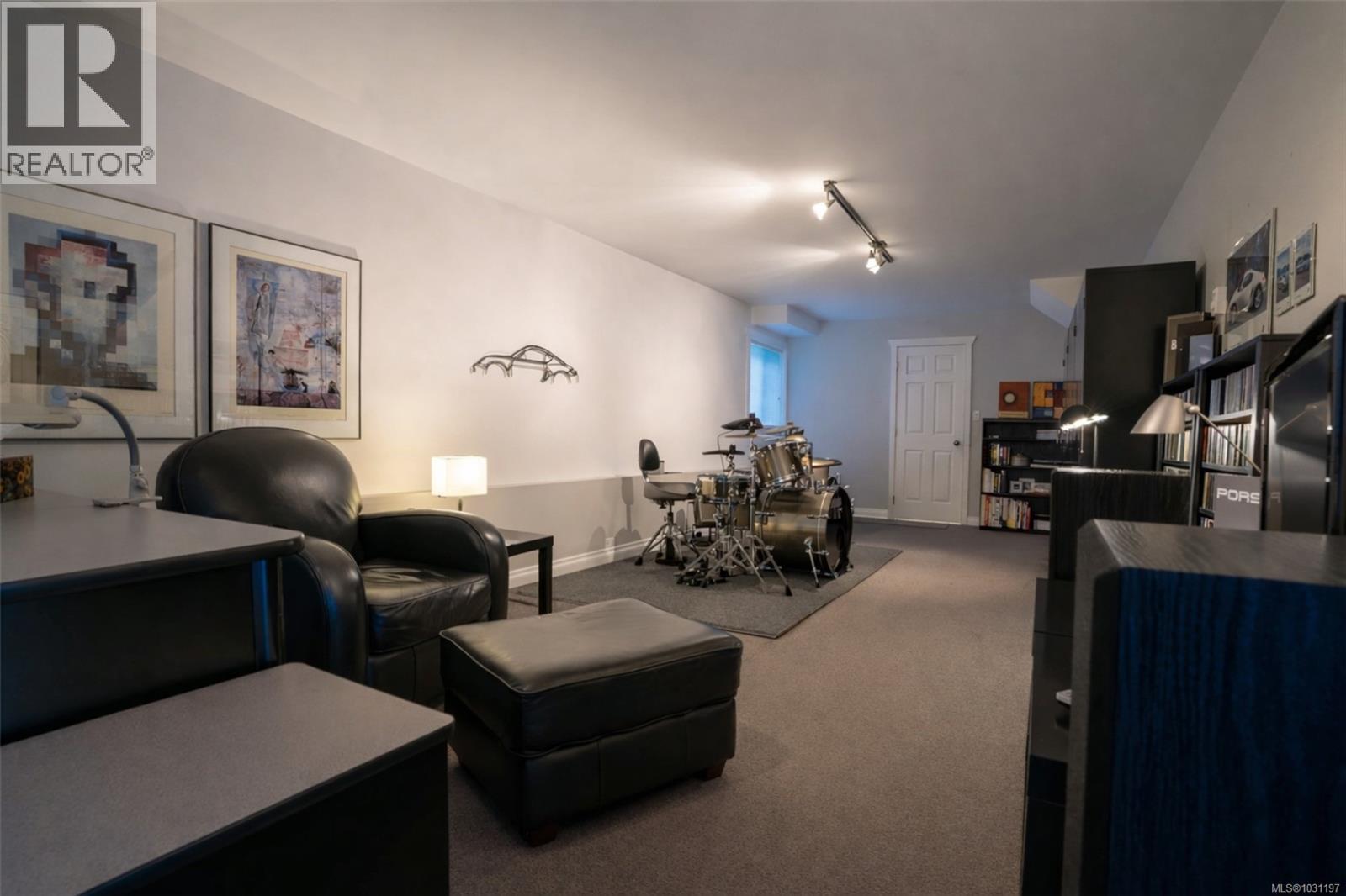 1420 Elan Pl - 31