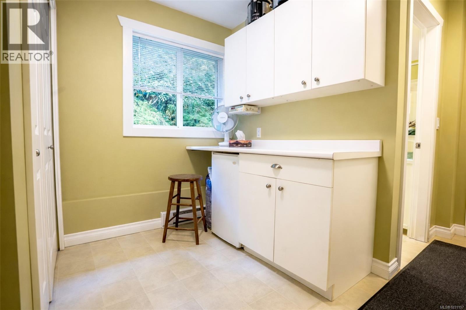1420 Elan Pl - 33