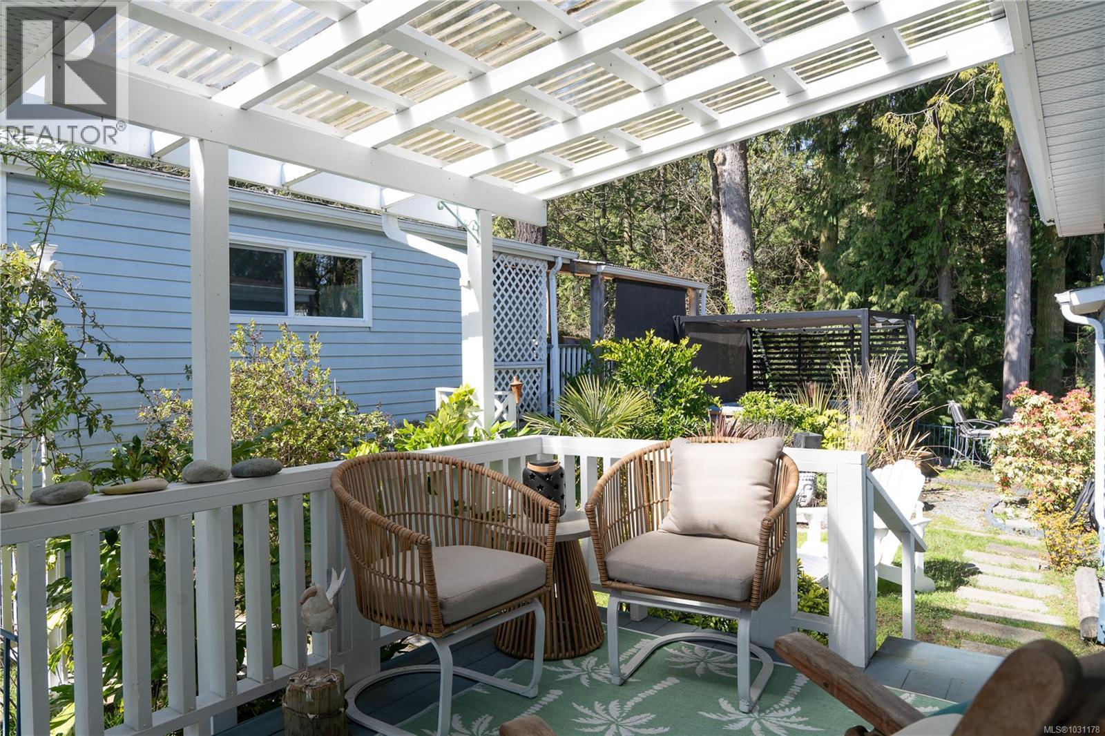 #33 7701 CENTRAL SAANICH RD - 27