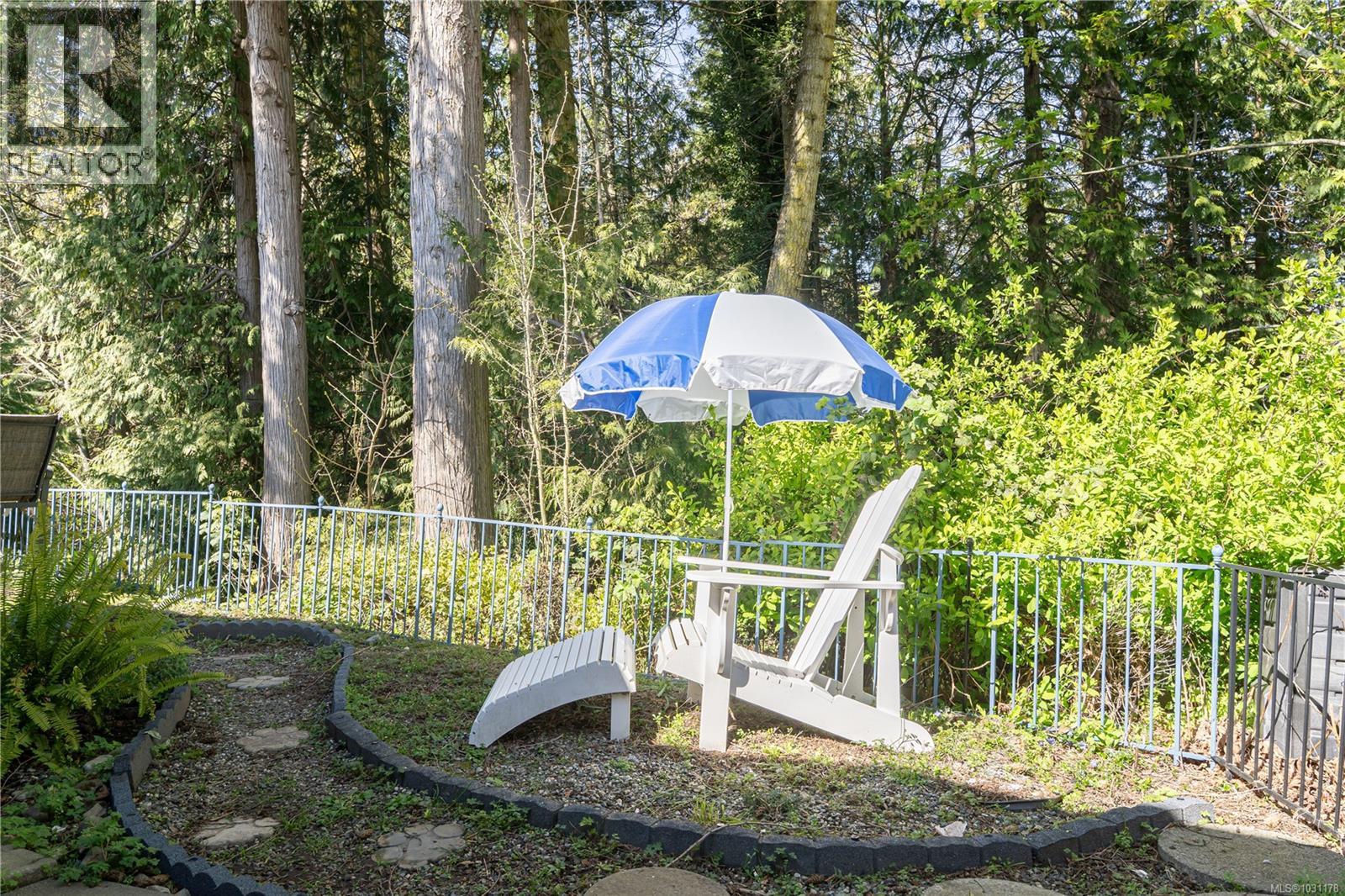 #33 7701 CENTRAL SAANICH RD - 29