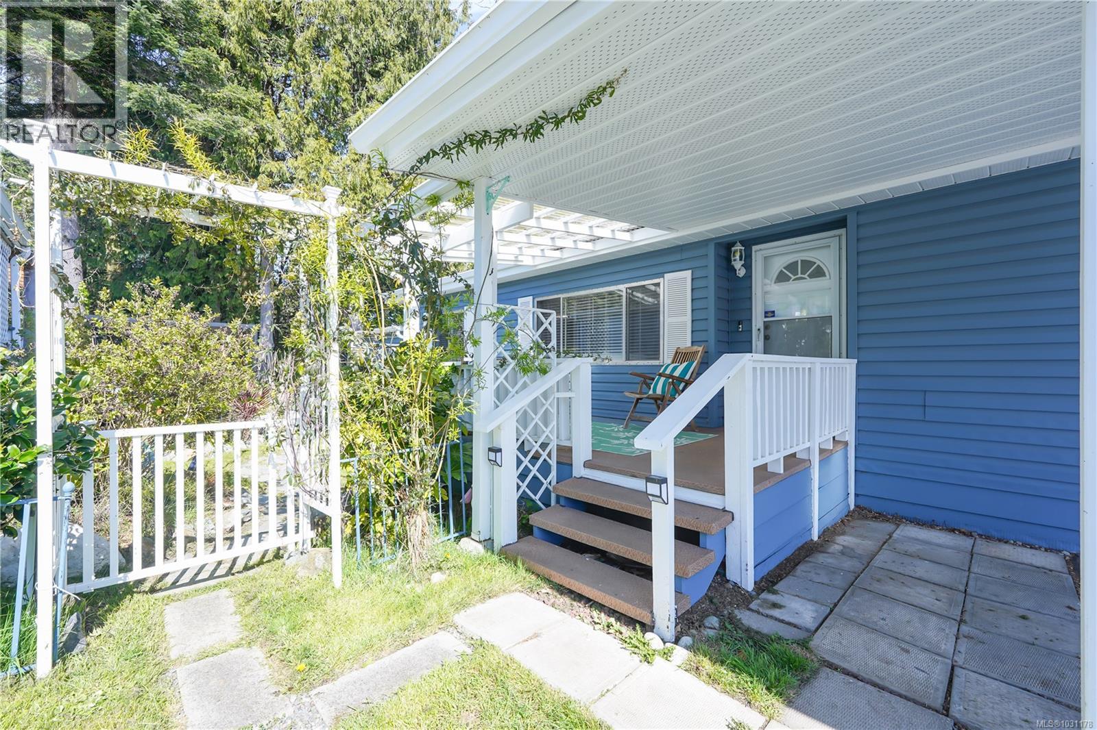 #33 7701 CENTRAL SAANICH RD - 30