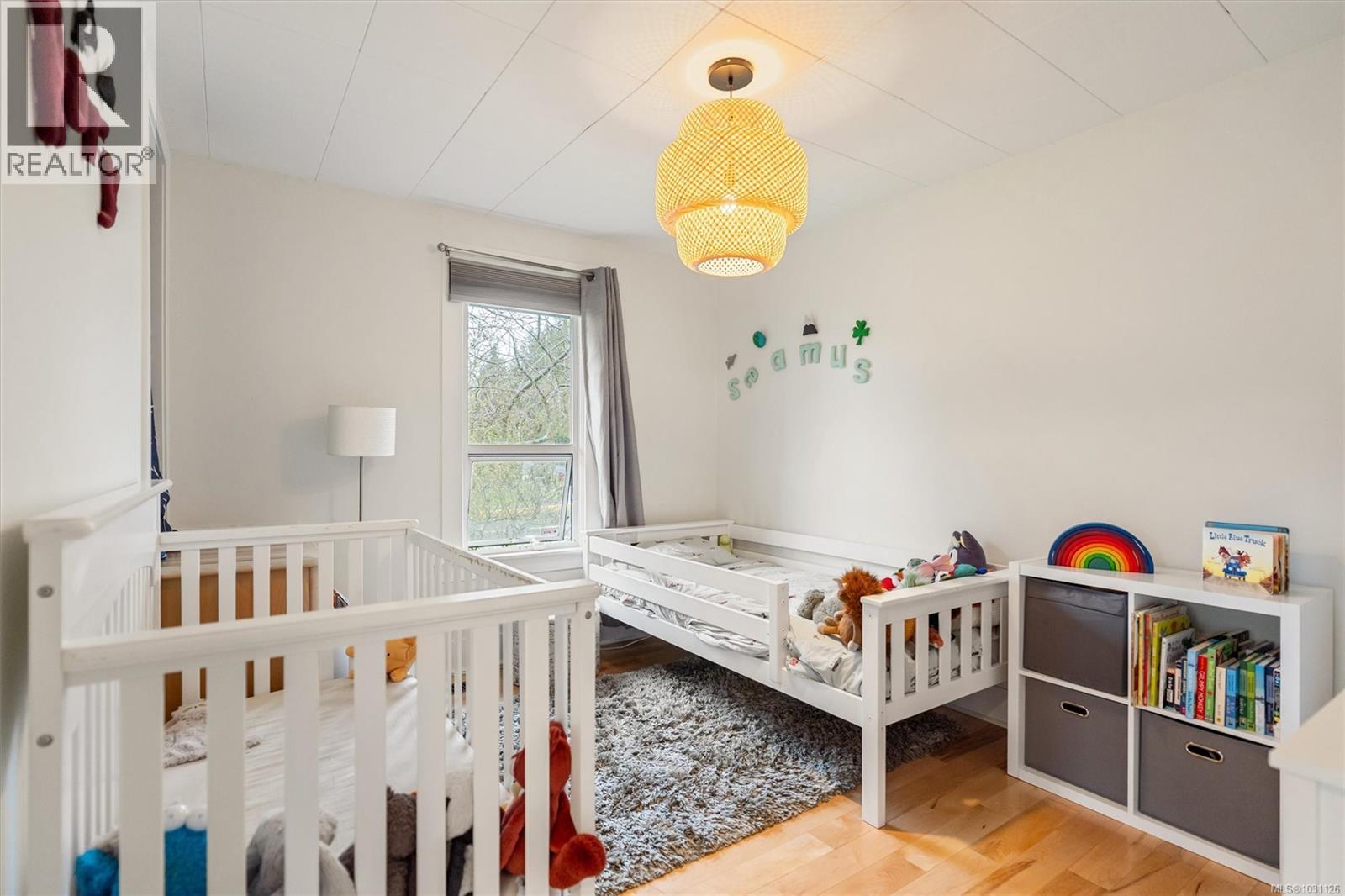 1603 Myrtle Ave, Victoria