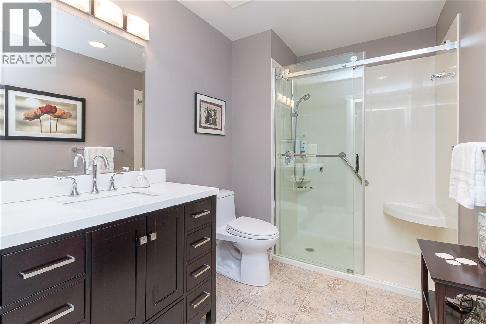 #402 1521 CHURCH AVE - 15