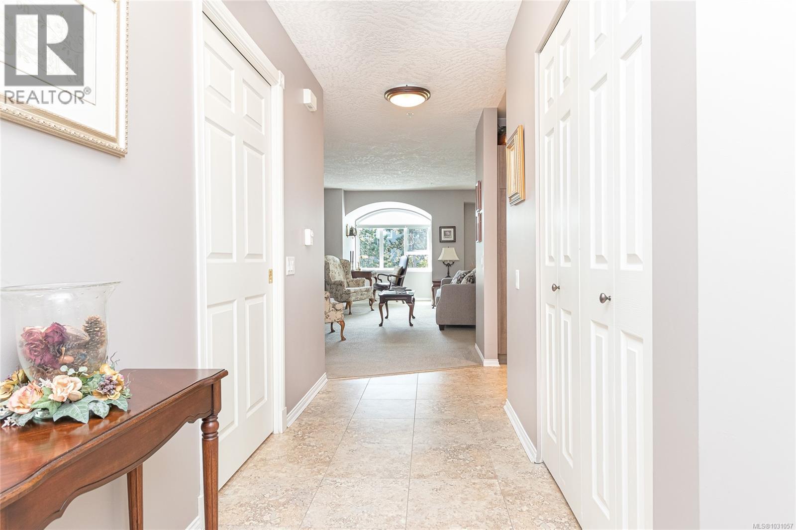 #402 1521 CHURCH AVE - 4