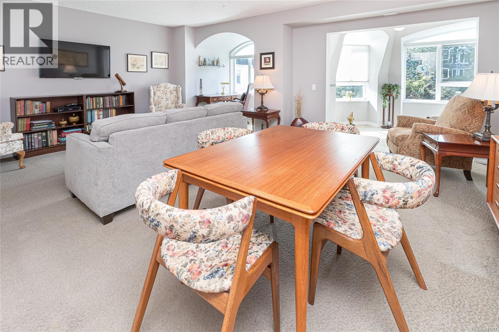 #402 1521 CHURCH AVE - 8