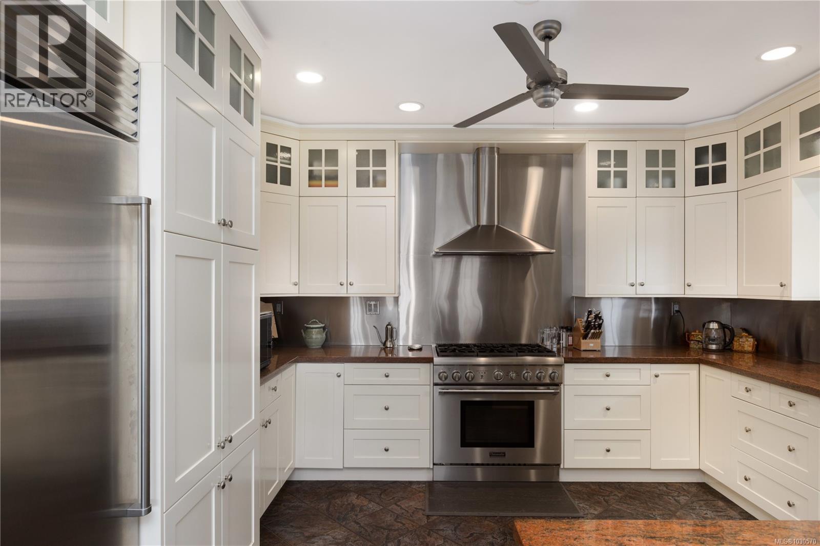  261 King George Terrace, Oak Bay