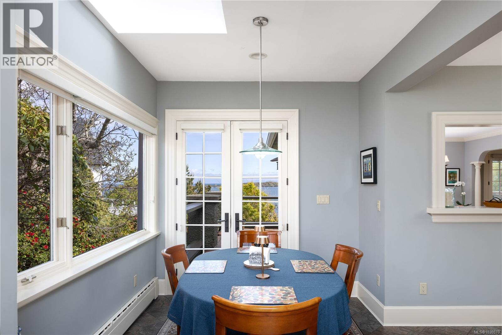  261 King George Terrace, Oak Bay