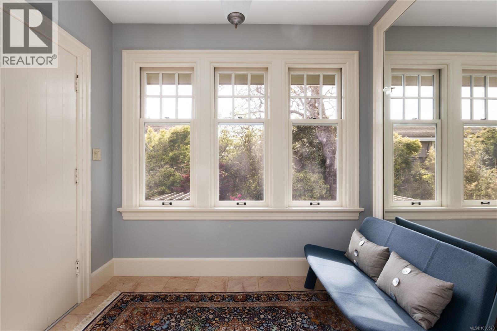  261 King George Terrace, Oak Bay