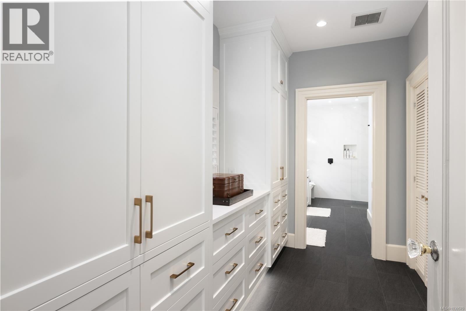  261 King George Terrace, Oak Bay