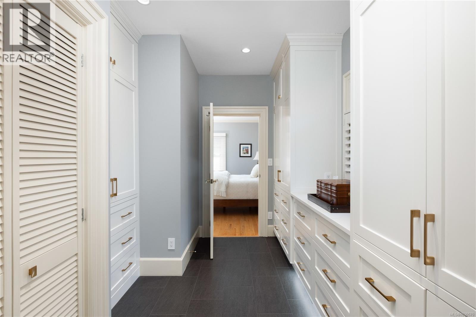  261 King George Terrace, Oak Bay