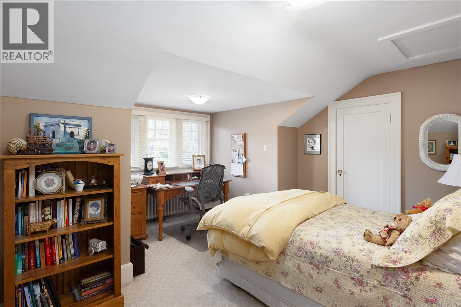  261 King George Terrace, Oak Bay