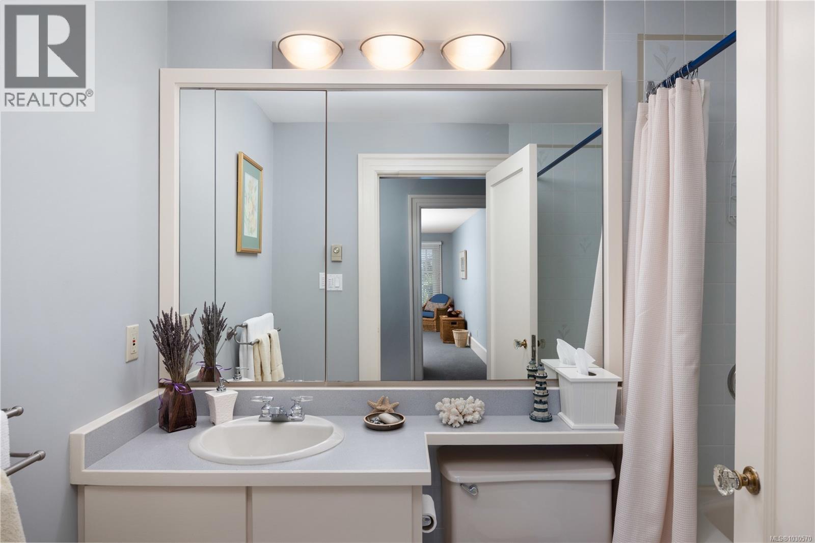  261 King George Terrace, Oak Bay