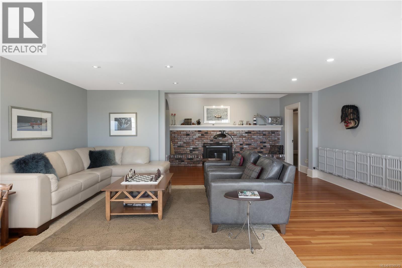  261 King George Terrace, Oak Bay