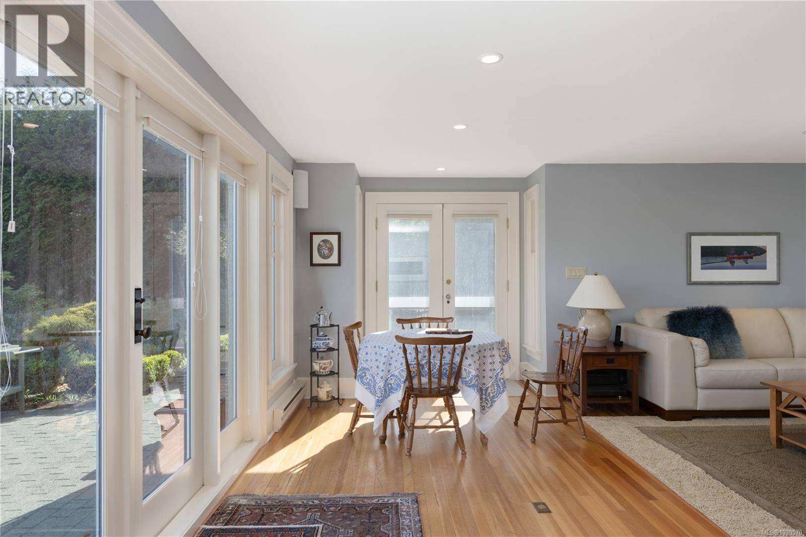  261 King George Terrace, Oak Bay