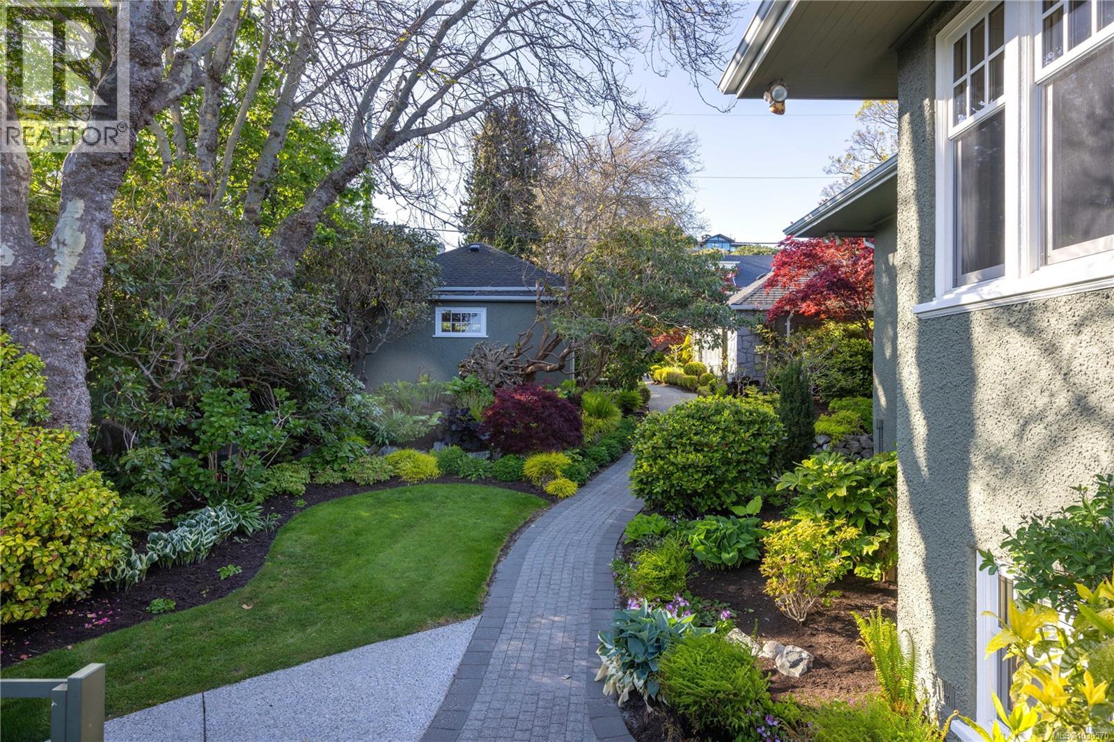  261 King George Terrace, Oak Bay