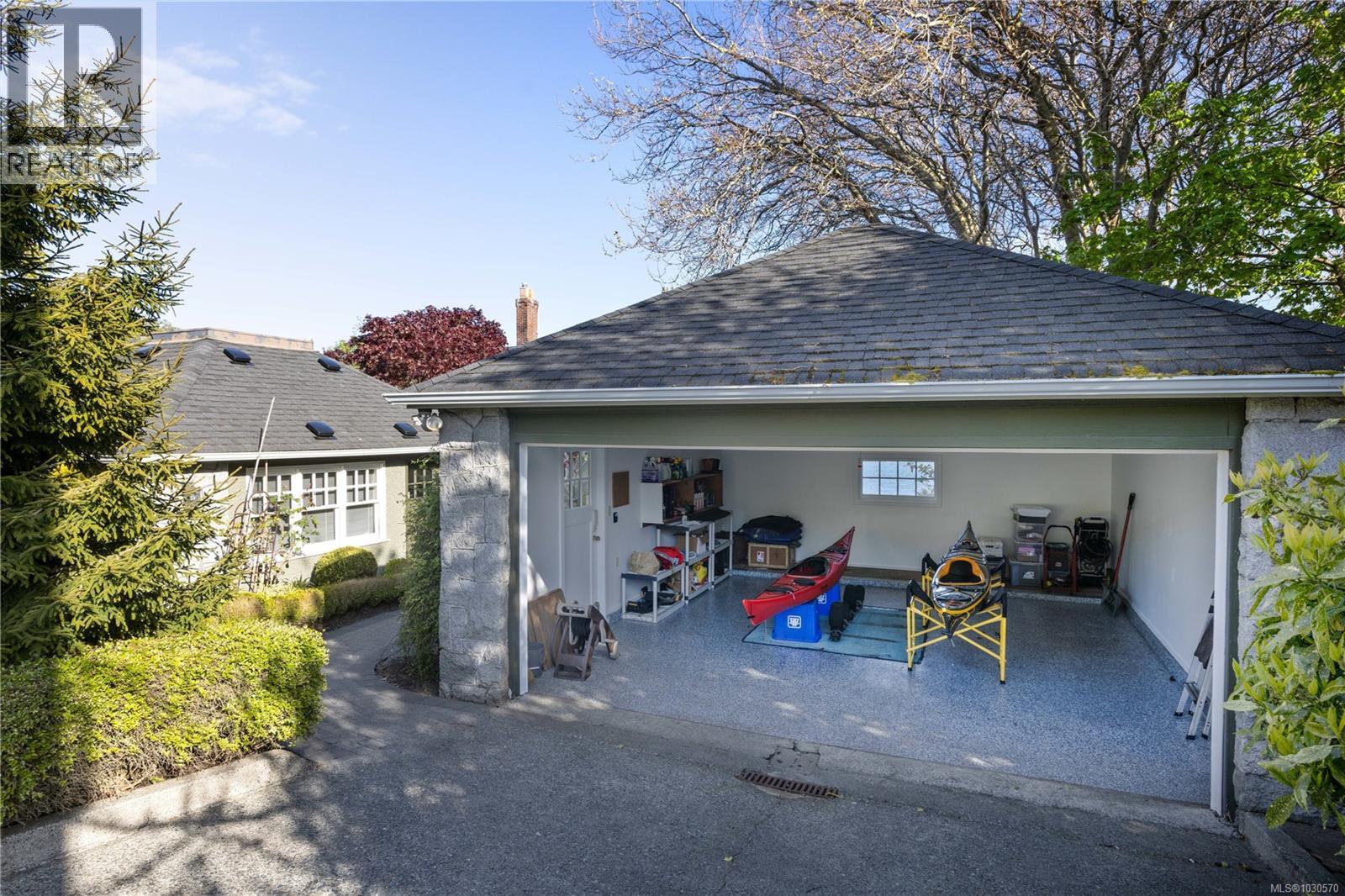  261 King George Terrace, Oak Bay