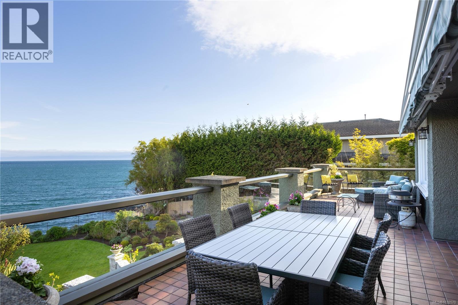  261 King George Terrace, Oak Bay