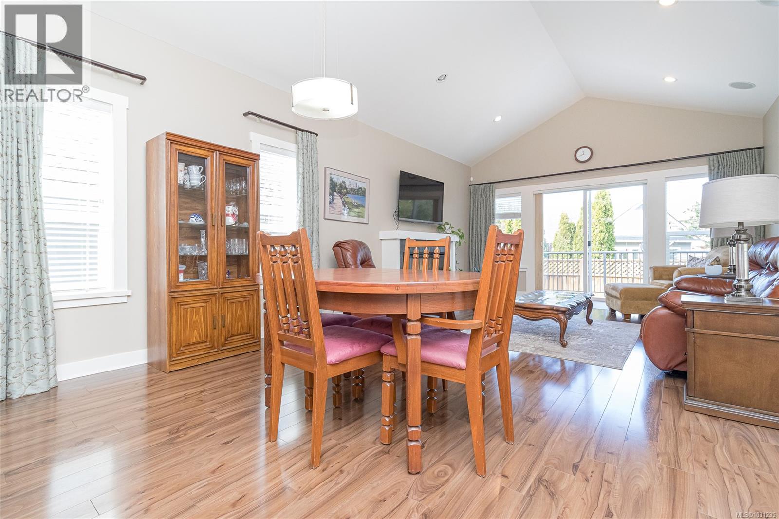 1186 Sikorsky Rd, Langford