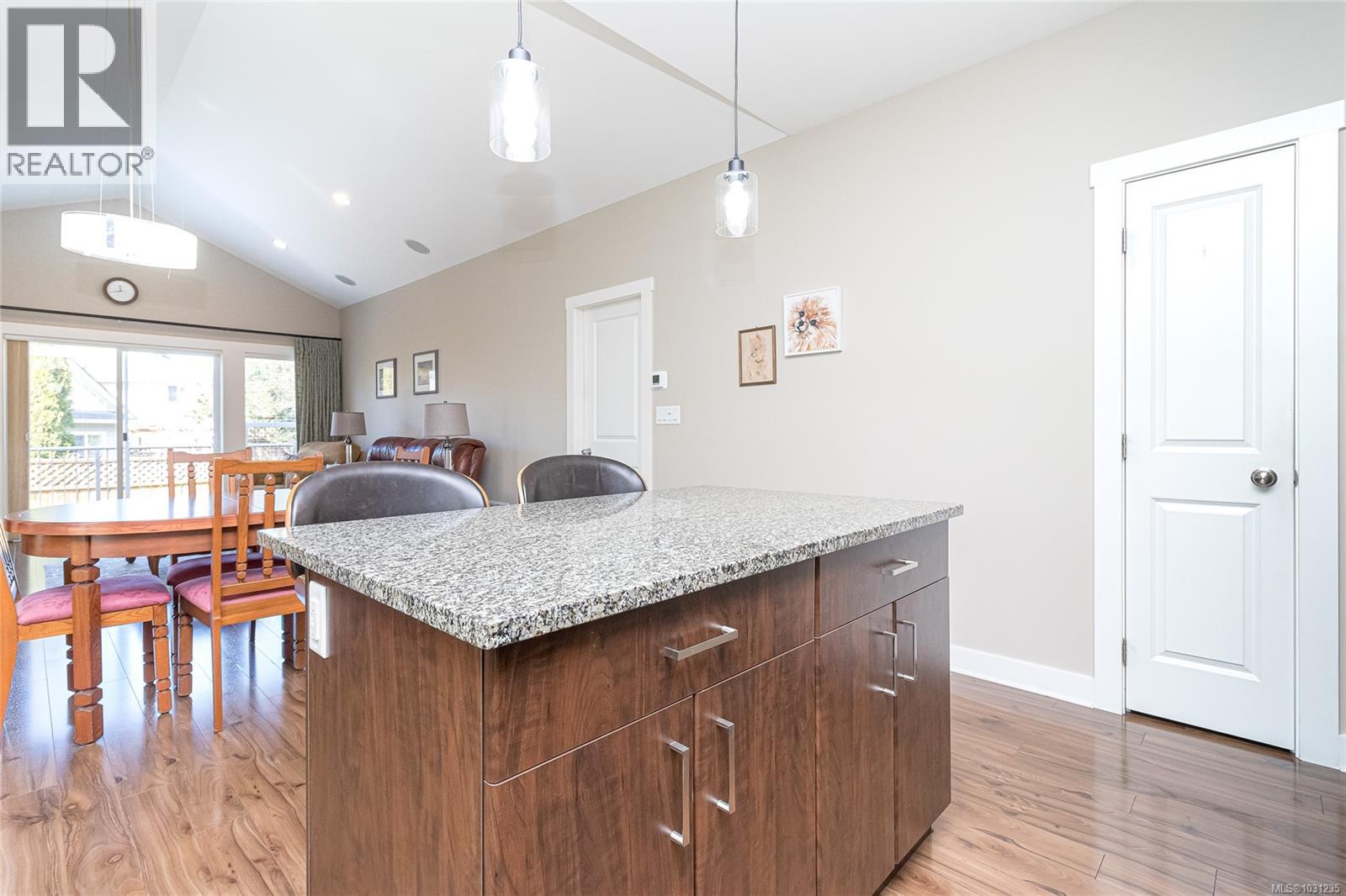 1186 Sikorsky Rd, Langford