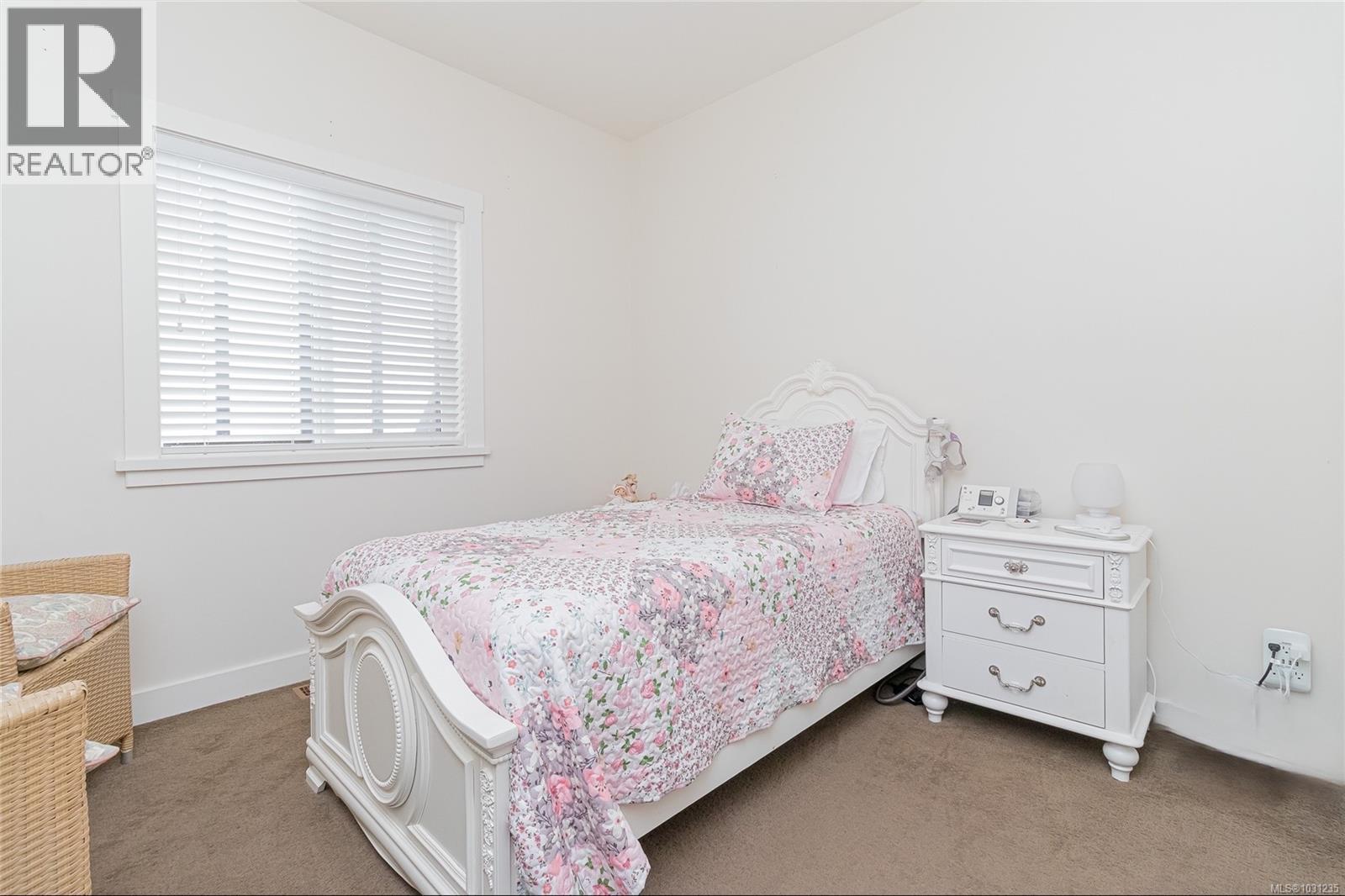 1186 Sikorsky Rd, Langford