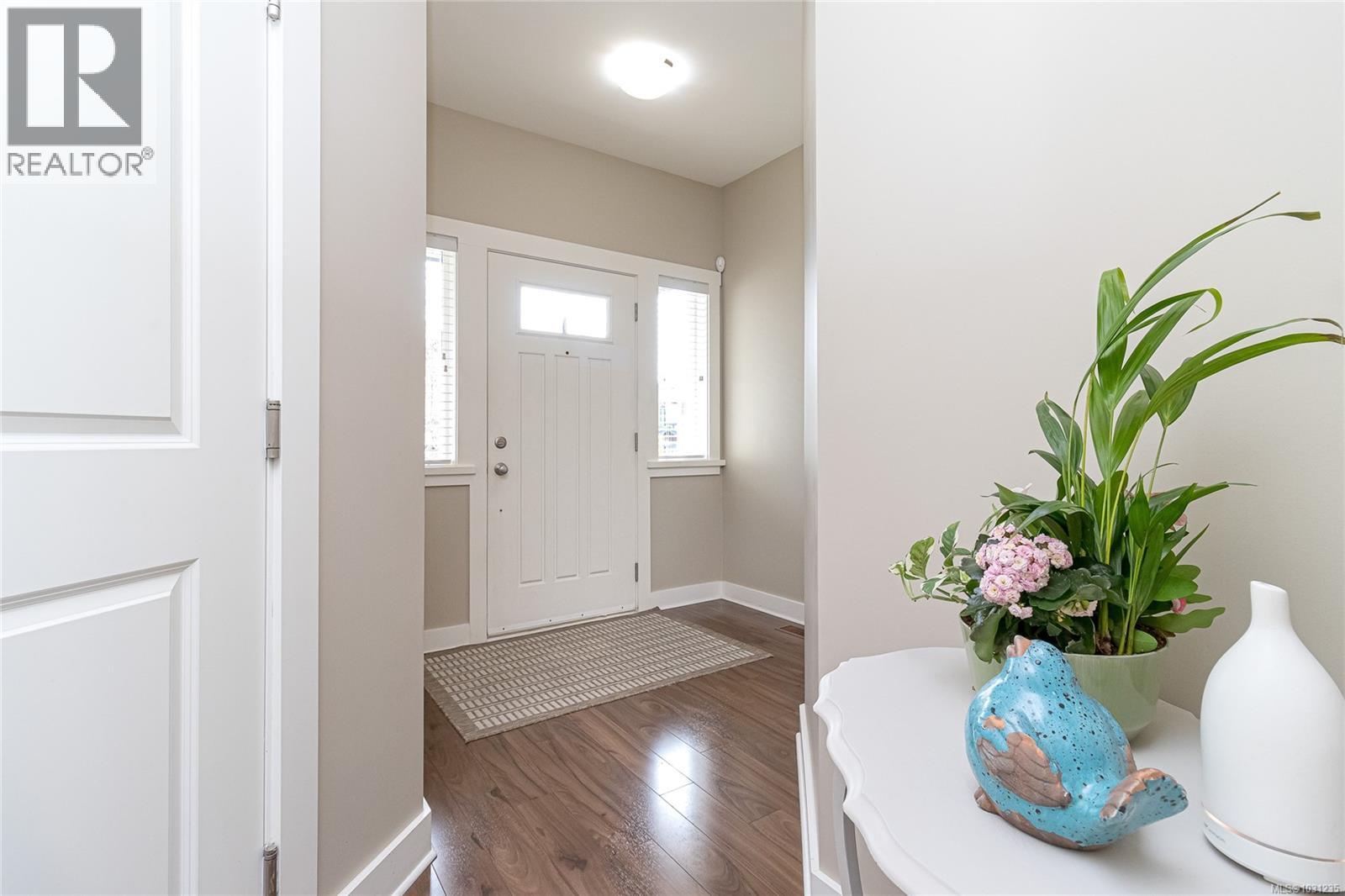 1186 Sikorsky Rd, Langford