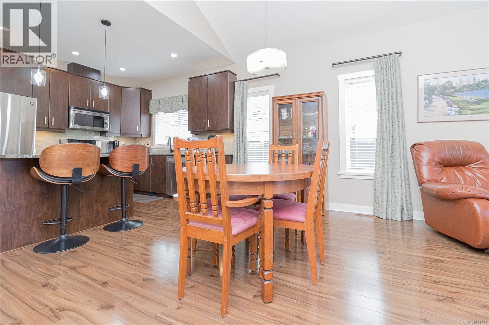 1186 Sikorsky Rd, Langford