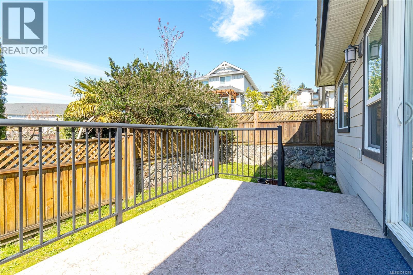 1186 Sikorsky Rd, Langford