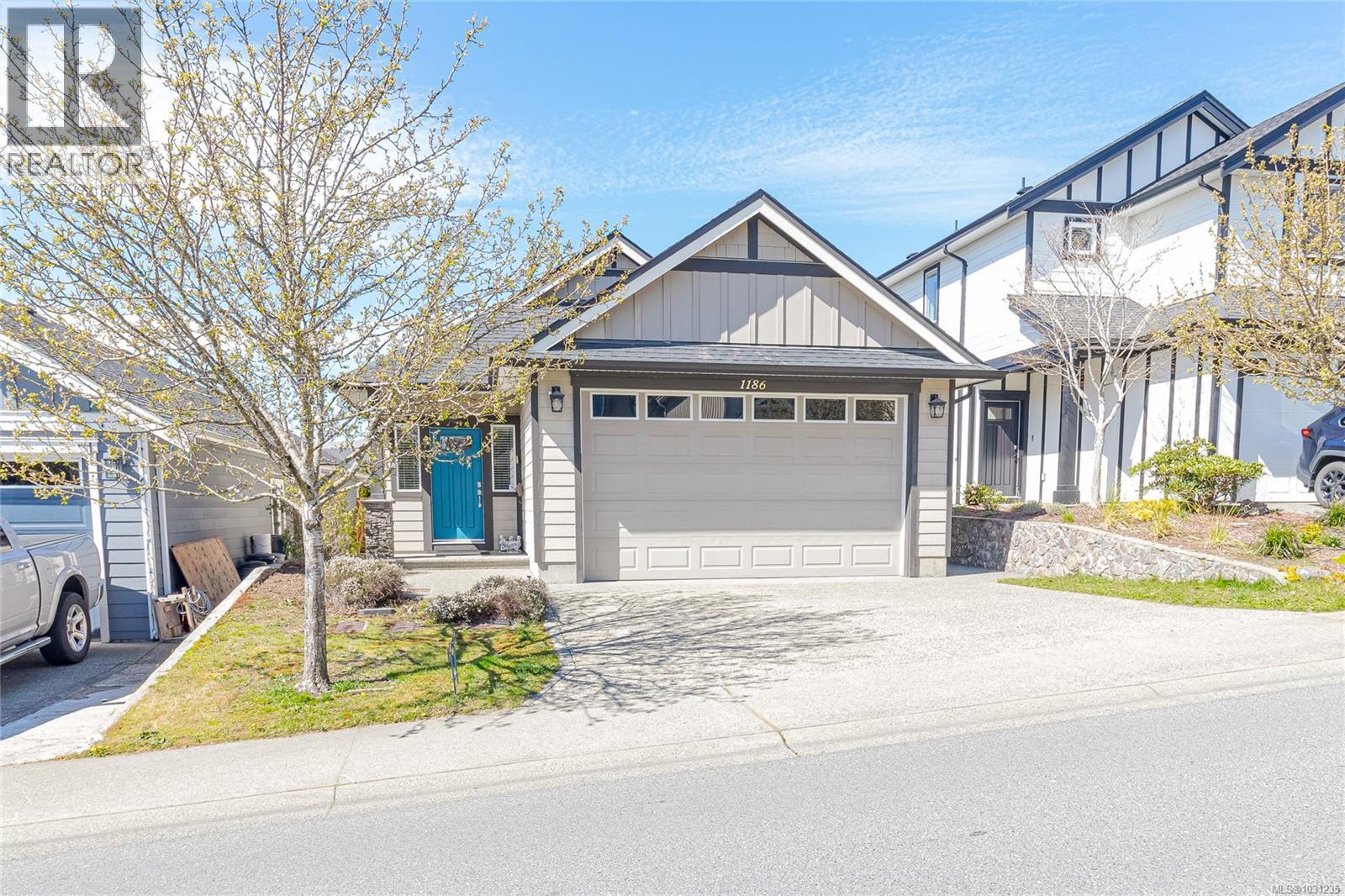 1186 Sikorsky Rd, Langford