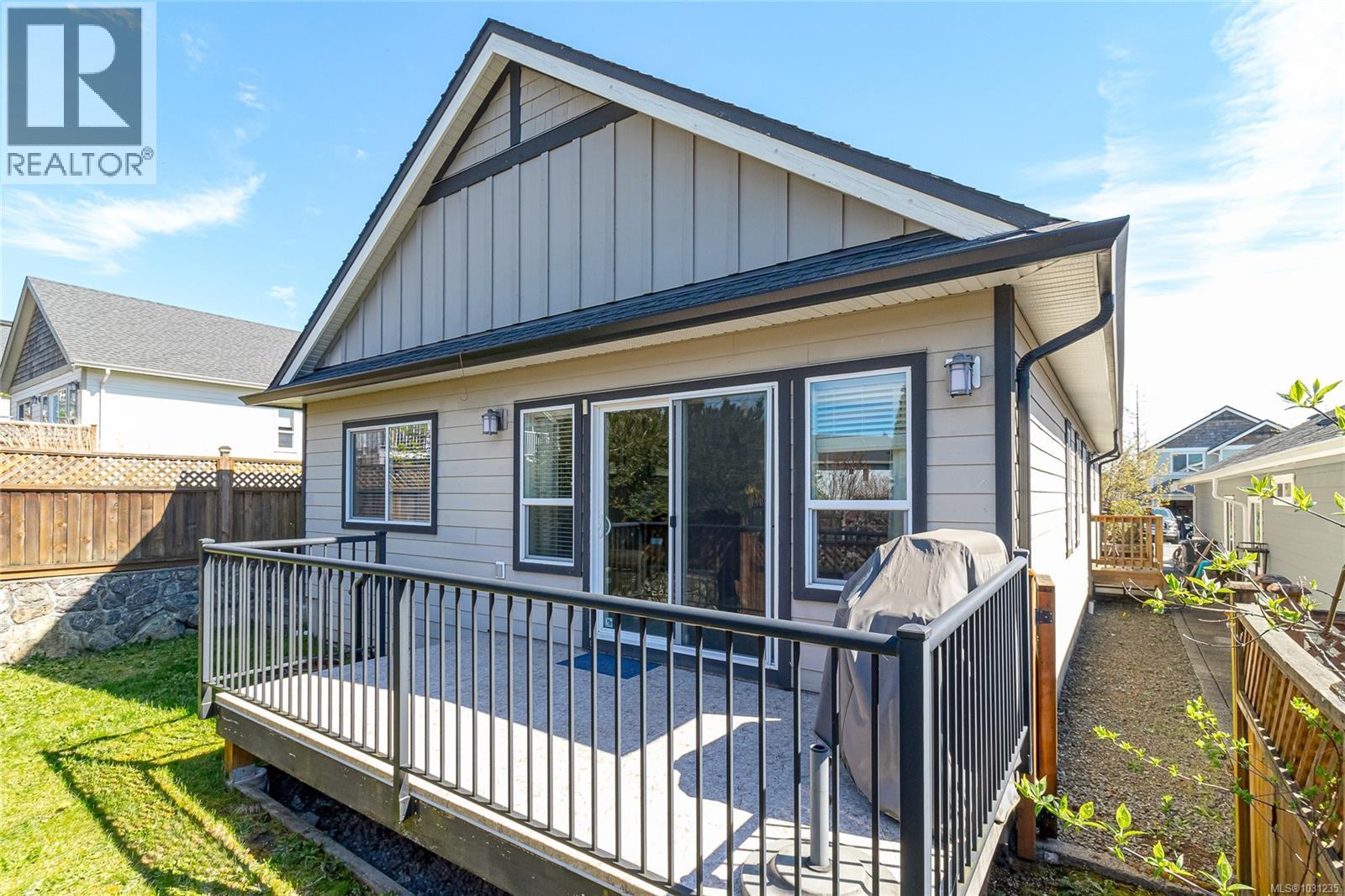 1186 Sikorsky Rd, Langford