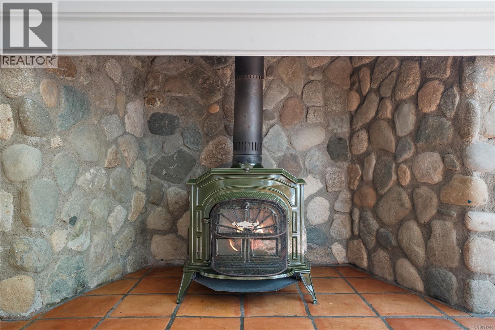 845 Downey Rd, North Saanich