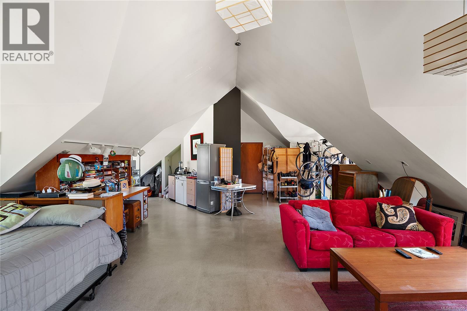 845 Downey Rd, North Saanich