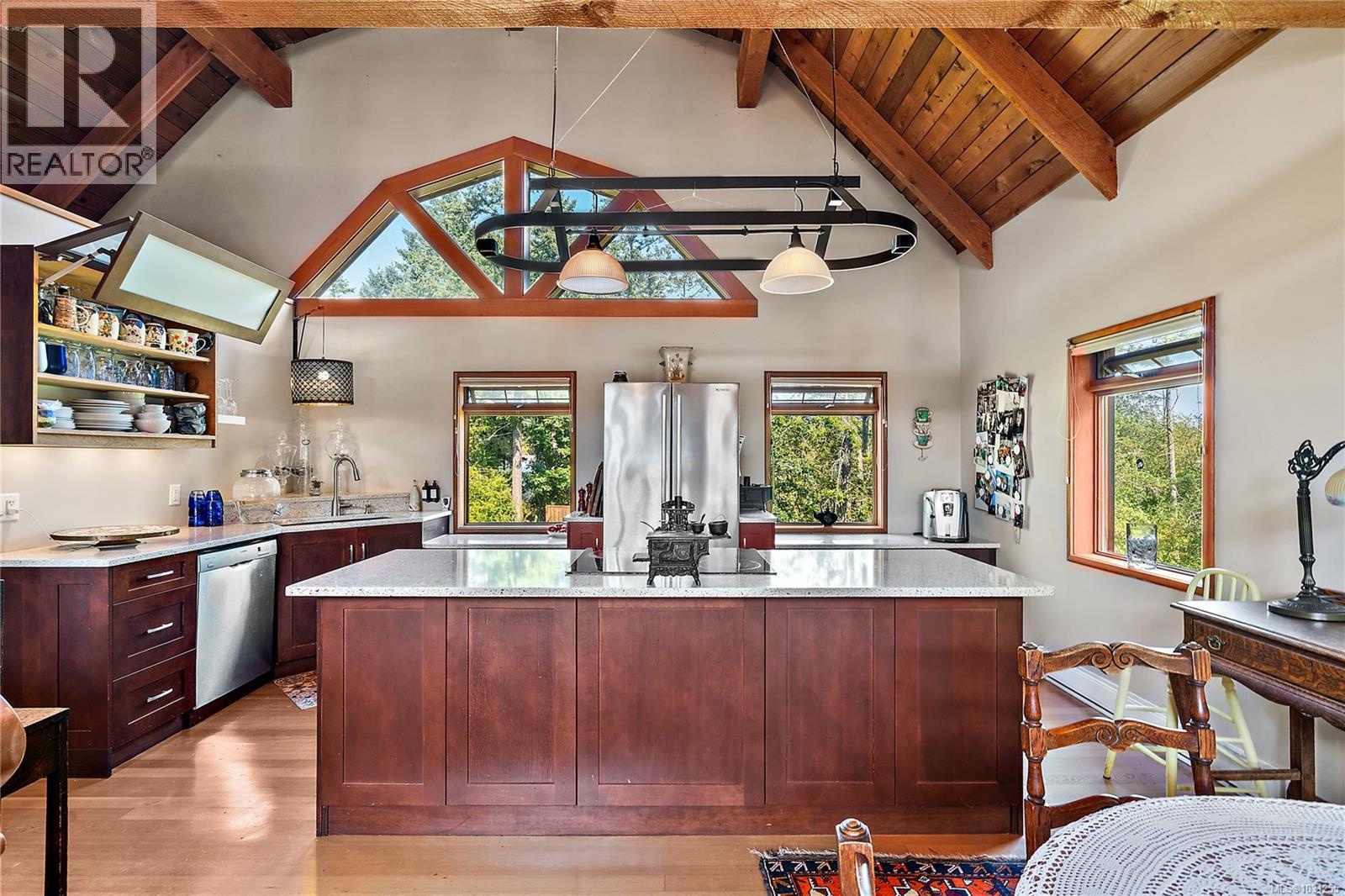 845 Downey Rd, North Saanich