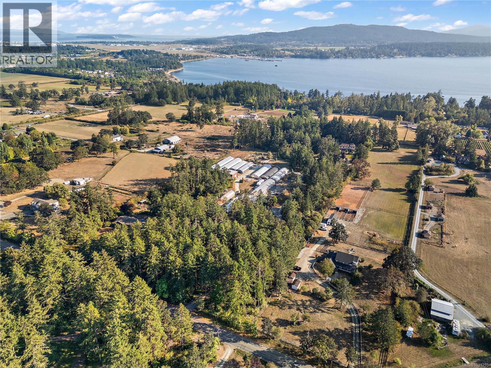 845 Downey Rd, North Saanich