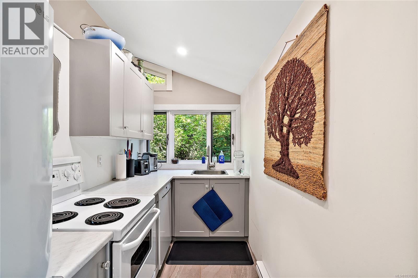 845 Downey Rd, North Saanich