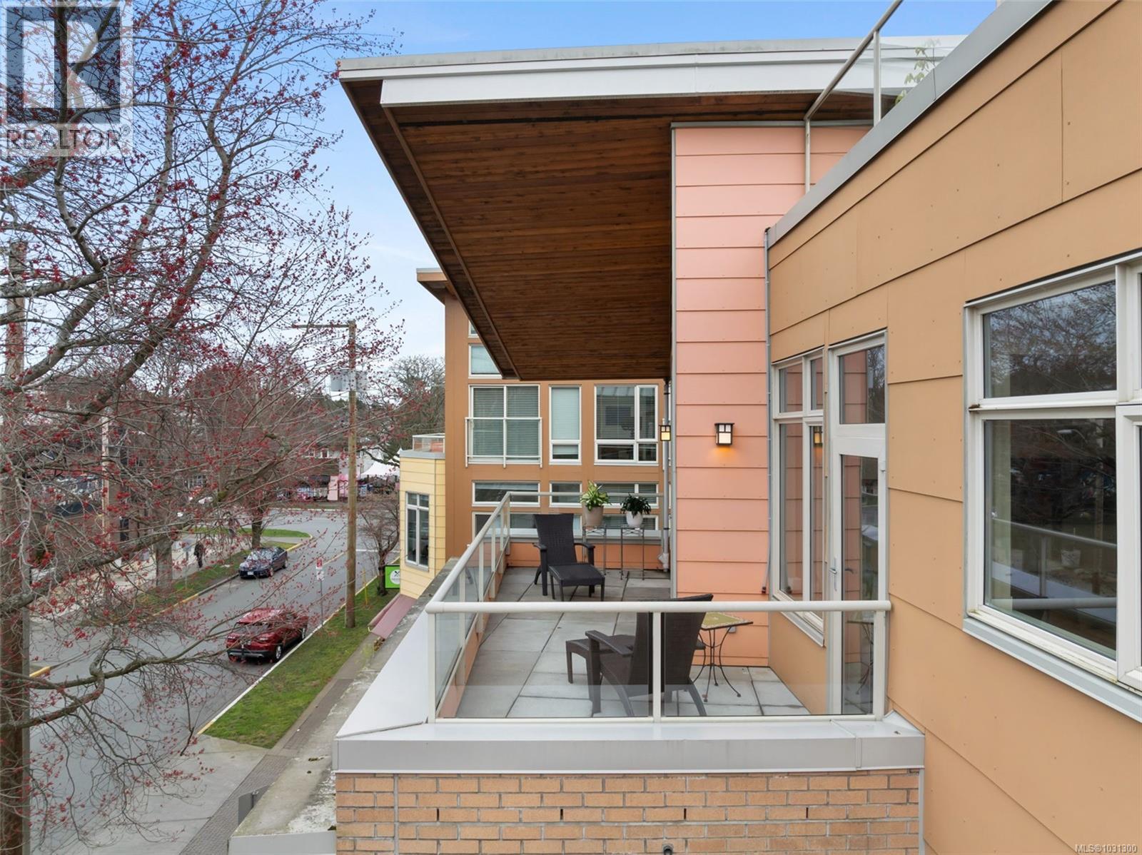 #304 1035 SUTLEJ ST - 35