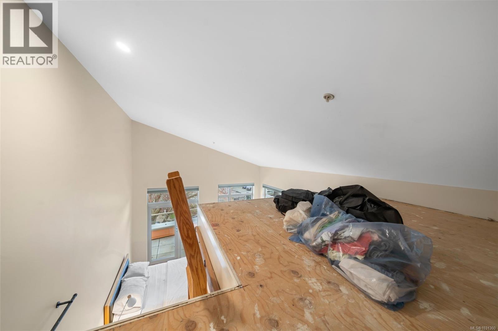 #304 1035 SUTLEJ ST - 21