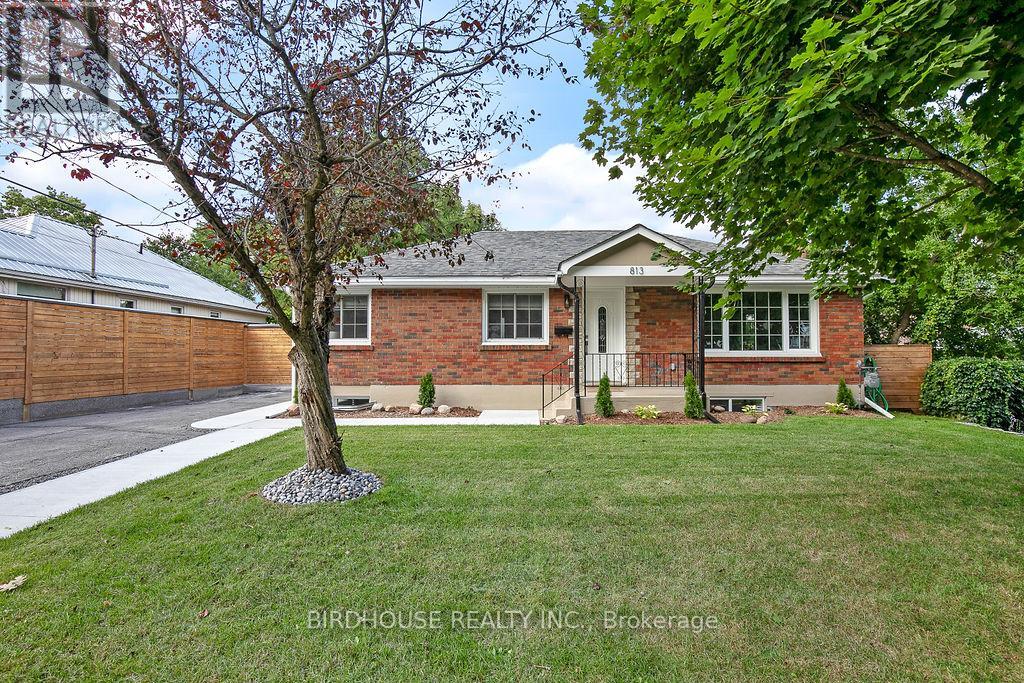 MAIN FLOOR - 813 AYLMER STREET N