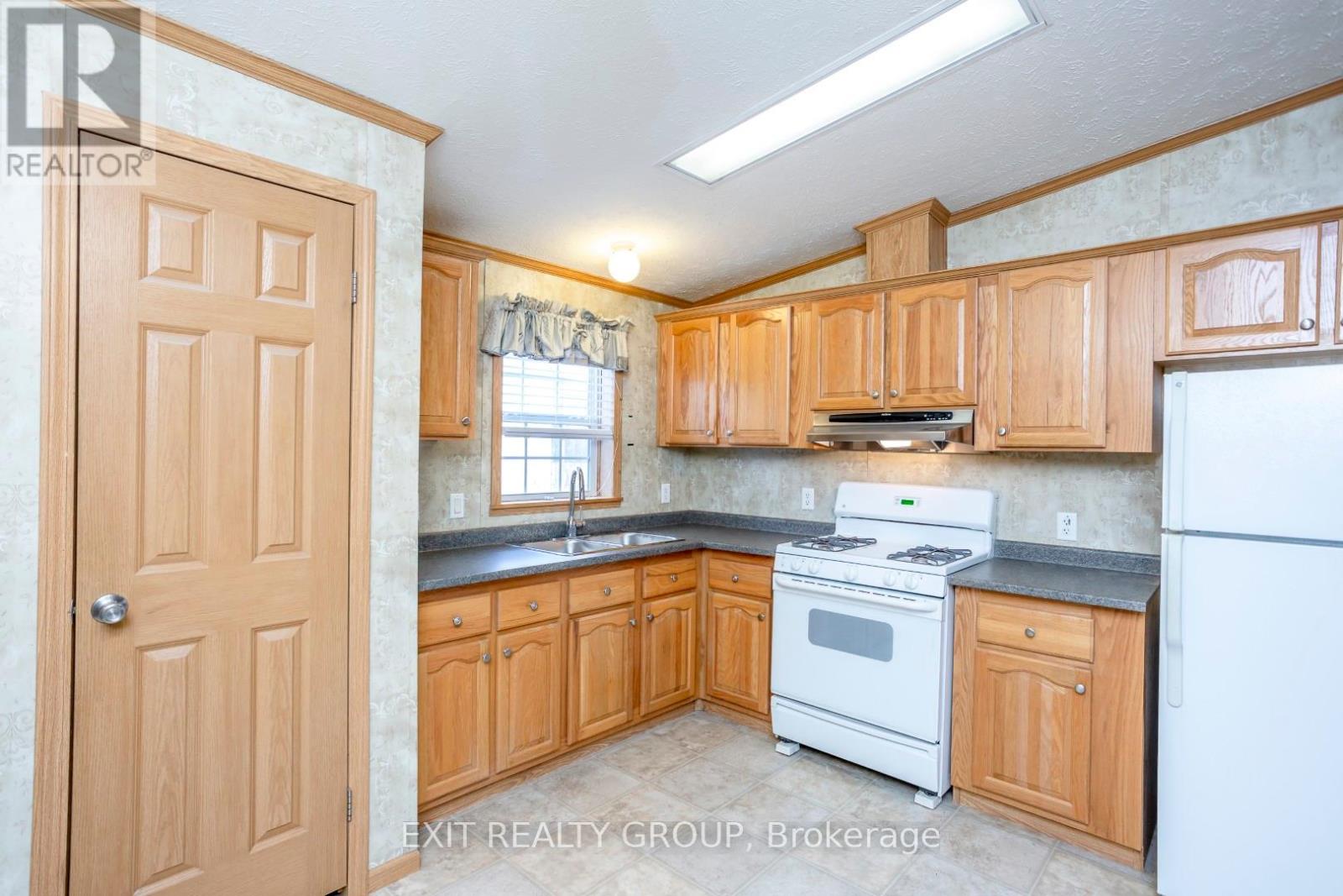 5-152 CONCESSION ROAD 11 W - 10