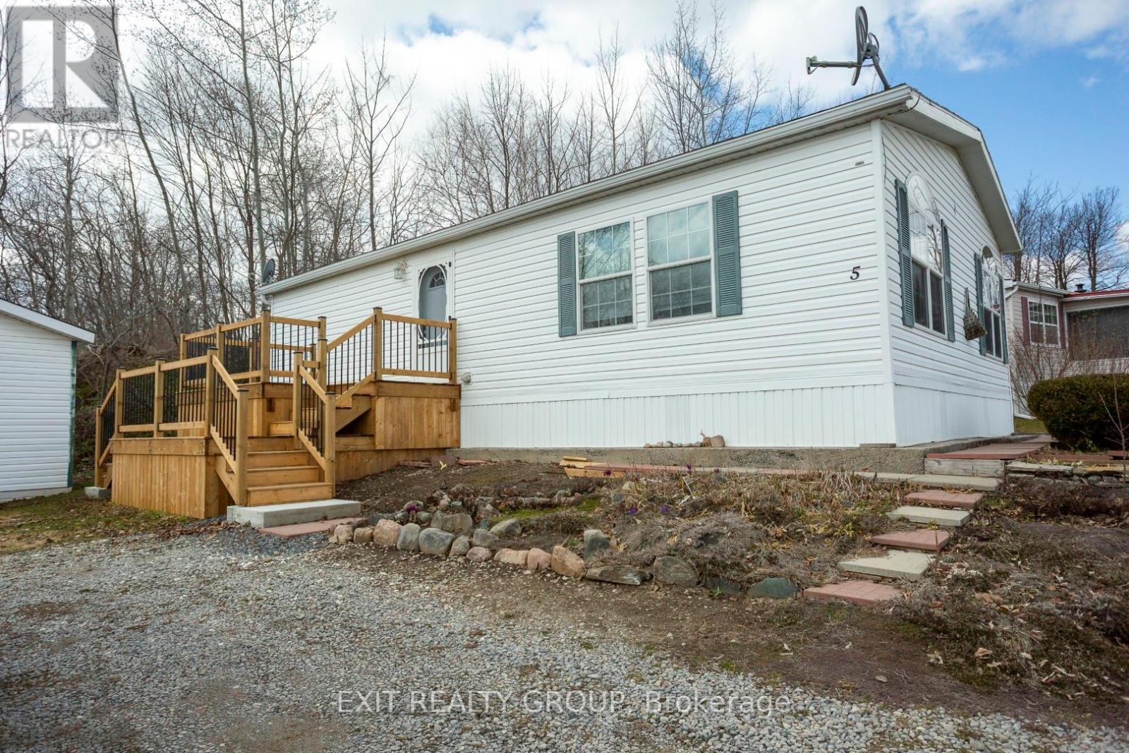 5-152 CONCESSION ROAD 11 W - 2