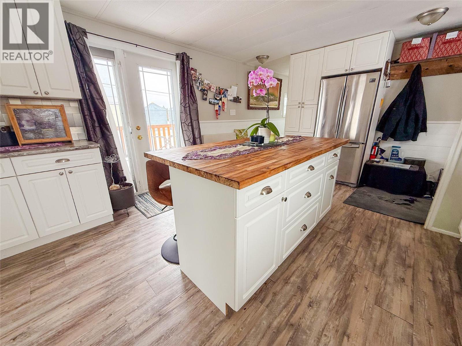 608 406 AVENUE - Image 3