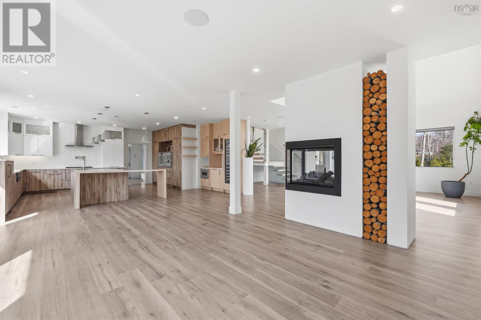 Property 10 of 49 of 11 ARGYLE Close