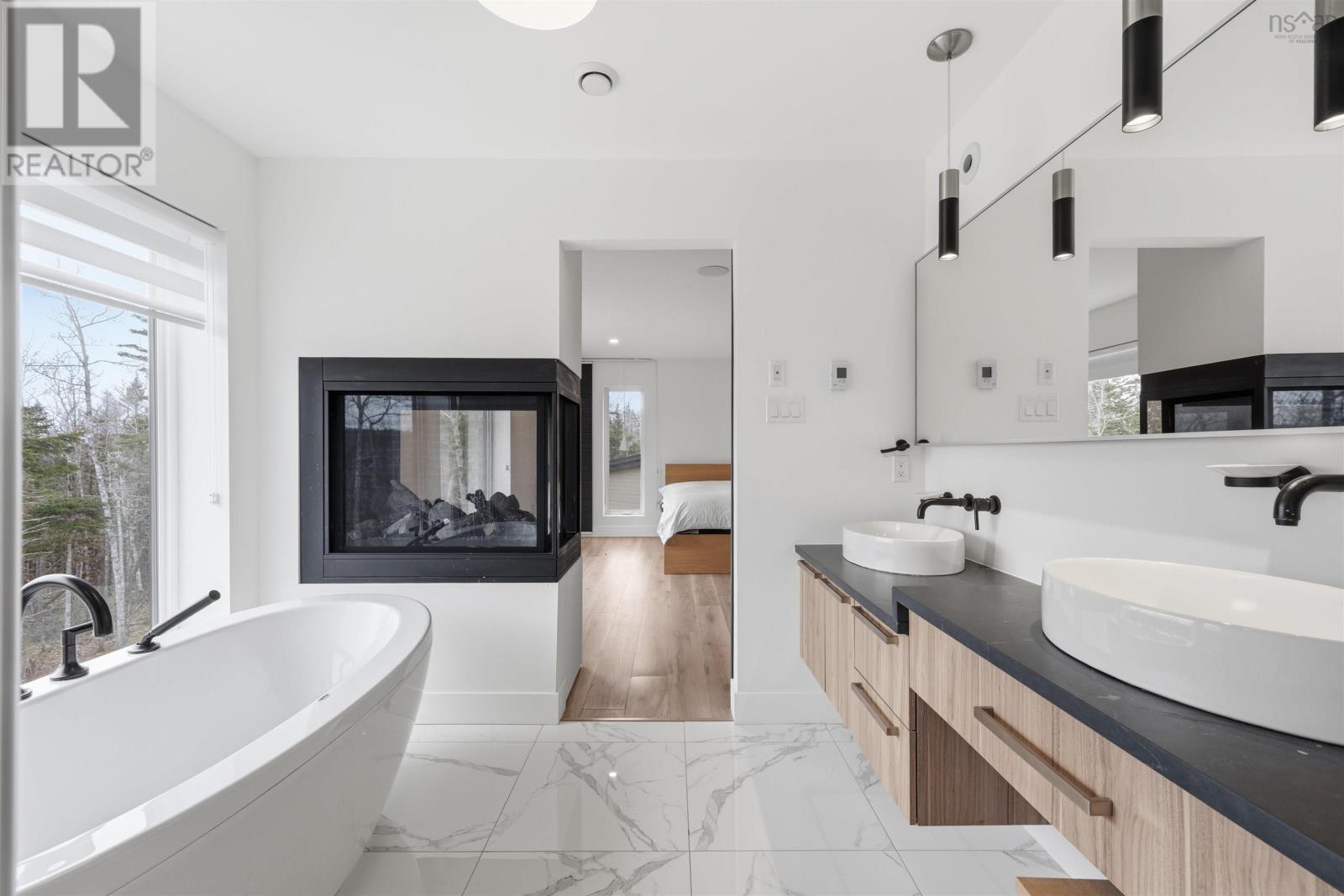 Property 25 of 49 of 11 ARGYLE Close