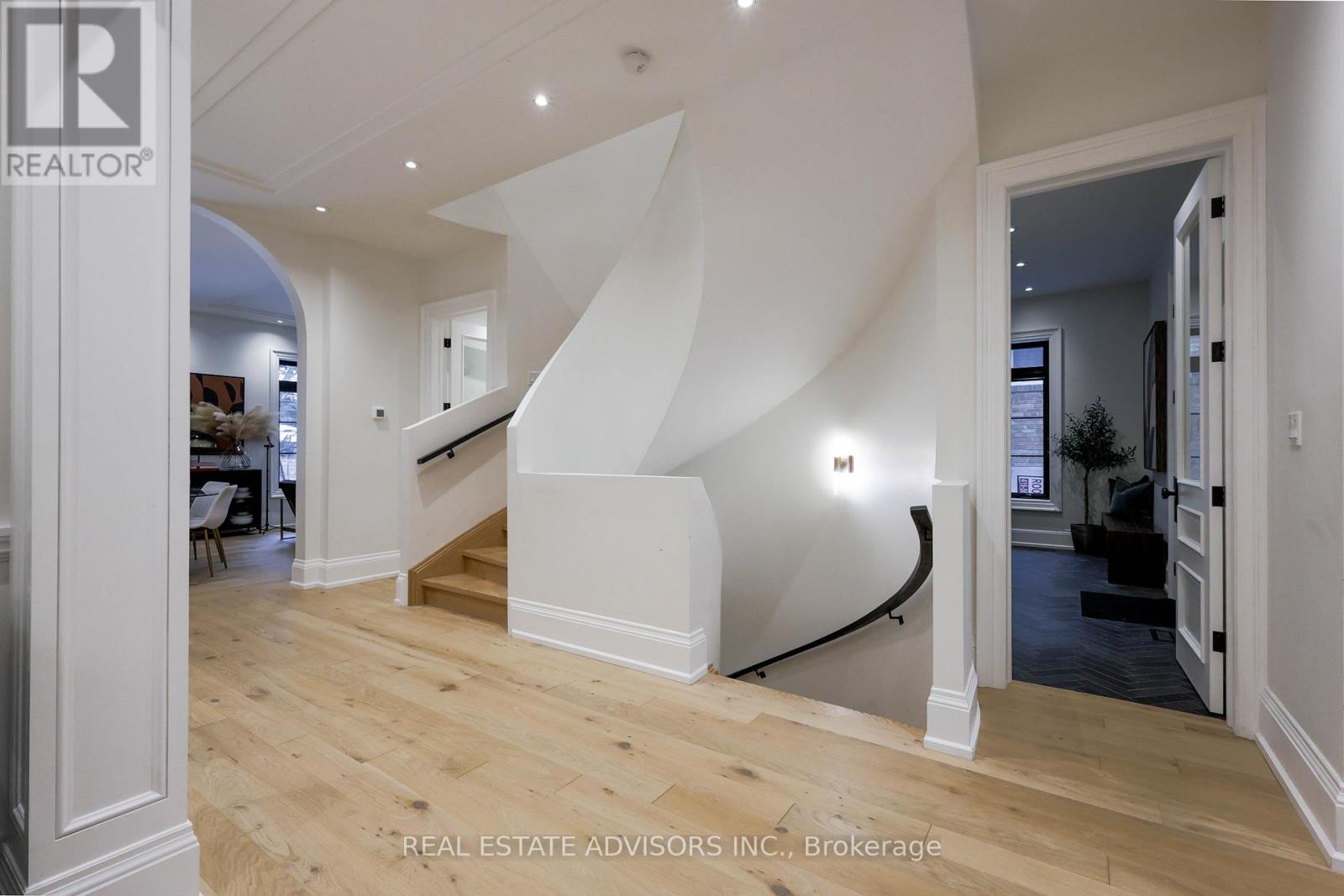 20 ARROWSTOOK ROAD - 38